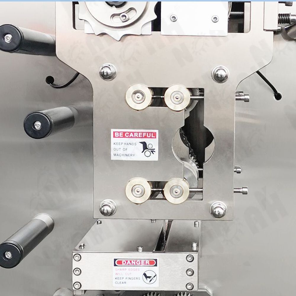 Tablet, foil packaging machine
